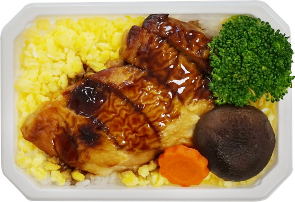  煎鸡蛋配照烧鸡肉饭 