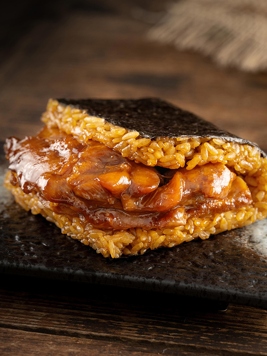  照烧鸡肉大口饭团 